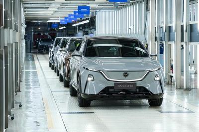 馬自達EZ-60雙喜臨門，榮膺“2025中國十佳車身”及“最佳材料獎”